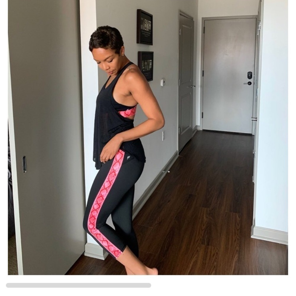 Fabletics Black & Pink High-Waisted Ultracool Side Stripe Capris & Tank Size S